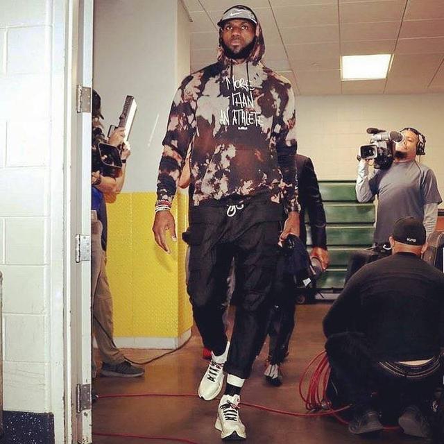 官方：因沙特国家队晋级，第10轮沙特联延期至明年2月进行（官方宣布因沙特队晋级，沙特联第10轮改期至明年2月）