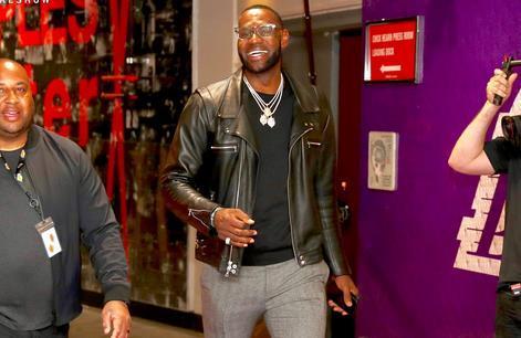 韩旭：舆论说我为了国内挣钱不参加海外联赛，当时觉得很委屈（韩旭谈被指为赚国内钱不打海外联赛：当时很委屈）