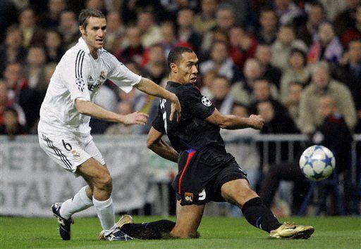 土媒：桑乔已经抵达土耳其，并和费内巴切高层商谈了转会事宜（土耳其媒体：桑乔已抵土，与费内巴切高层洽谈转会）