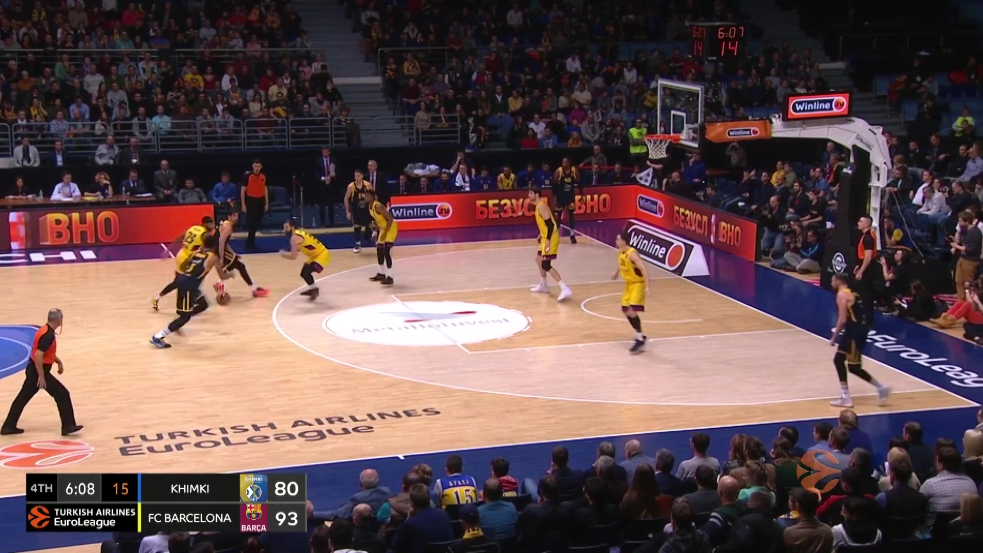 愿无大碍！英冠查尔顿vs朴茨茅斯因看台球迷昏迷不醒腰斩（祈愿平安！英冠查尔顿对阵朴茨茅斯因看台球迷昏迷比赛中止）