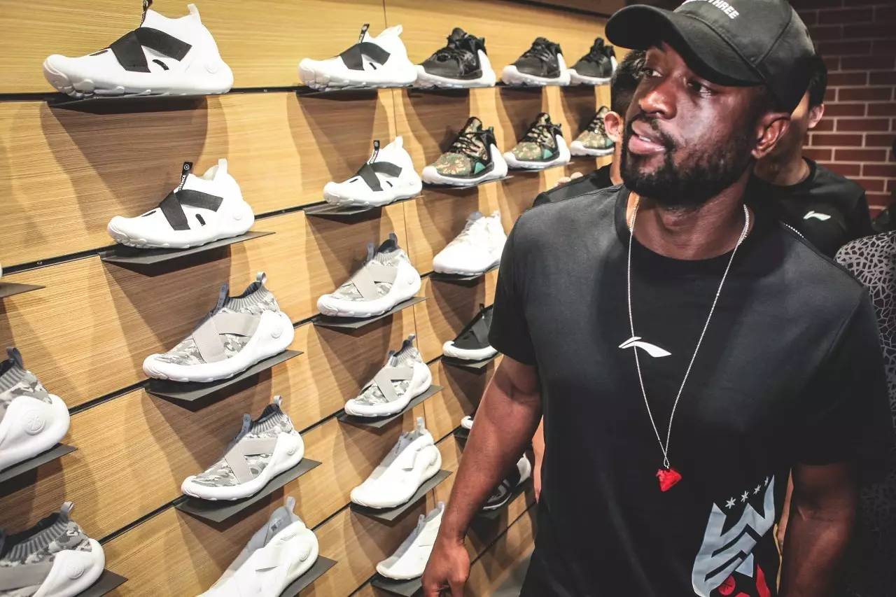 0-2大冷门！14亿豪门主场轰然倒下 5轮1胜（0-2爆冷！身价14亿豪门主场失利 近5轮仅1胜）