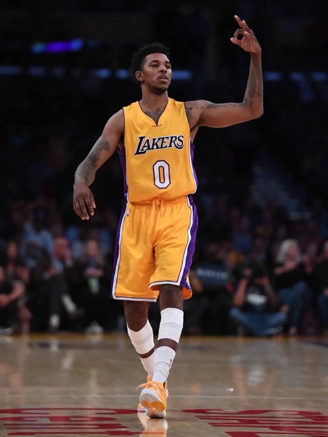 半场战报：多特1-0门兴，布兰特凌空斩，聚勒献助攻（半场快讯：多特暂1-0门兴，布兰特凌空破门，聚勒送助攻）