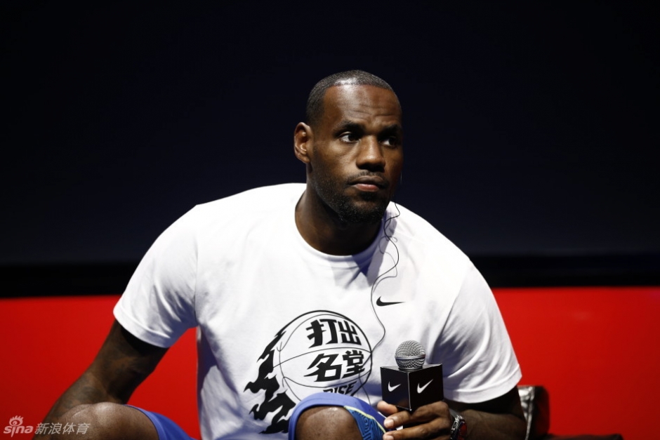 罗马诺：巴萨全力支持阿劳霍，目前没考虑引进新中卫（罗马诺：巴萨力挺阿劳霍，暂不考虑引进中卫）