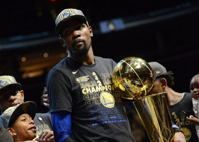 25球追平克雷斯波，劳塔罗升至阿根廷球员欧冠历史射手榜第三（劳塔罗欧冠25球追平克雷斯波，跻身阿根廷球员欧冠历史射手榜第3）