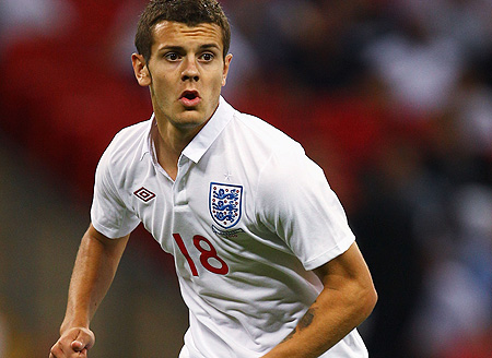 打得啥啊！奎因16中4低效拿到8分4板1助 犯满离场（奎因低迷一战：16投4中仅8分4板1助，六犯毕业）