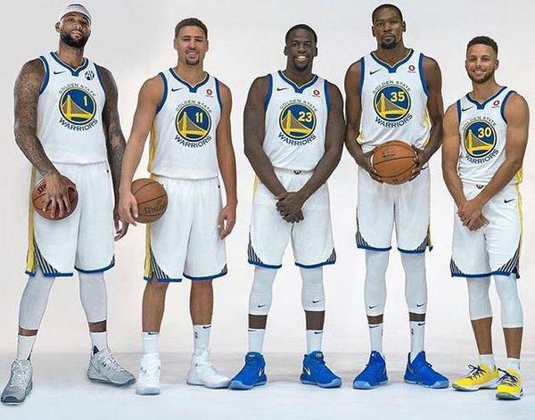 官方：泽林斯基战维罗纳轰出的世界波当选意甲11月最佳进球（官方宣布：泽林斯基对阵维罗纳的精彩远射获评意甲11月最佳进球）