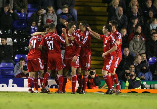 快船队主场困境打破，终结8连败魔咒（快船主场复苏，八连败告终）