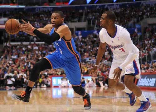 孔蒂：我们的中场只剩洛博特卡和小麦，希望不会再有人受伤（孔蒂：中场仅剩洛博特卡与小麦，盼再无伤兵）