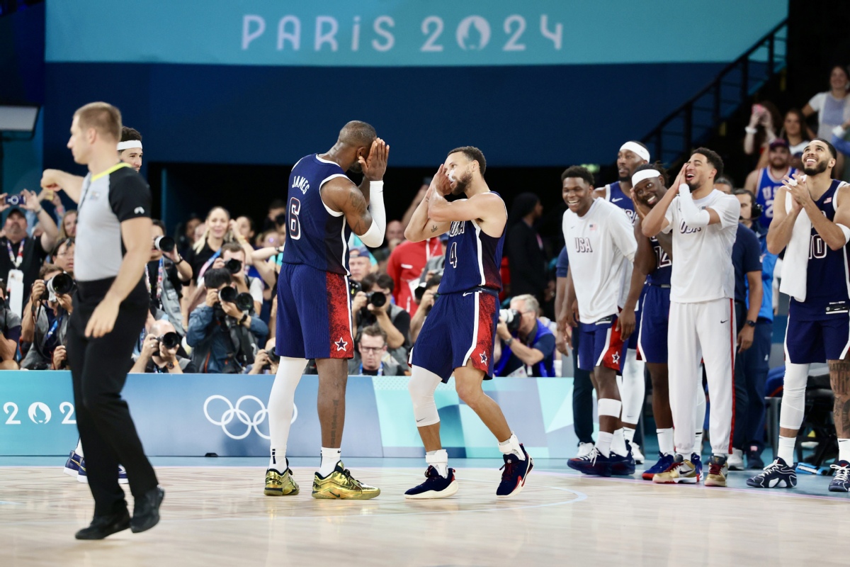 剑南春丨拜仁让二追六6-2逆转弗赖堡，奥利塞2射3传，卡尔传射（剑南春丨拜仁2球落后连入6球6-2翻盘弗赖堡，奥利塞梅开二度+3助，卡尔传射）