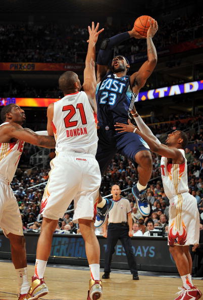 佛罗伦萨主帅：战平尤文提升士气；基恩踢出冠军球员级别表现（佛罗伦萨主帅：与尤文战平提振士气，基恩展现冠军级水准）