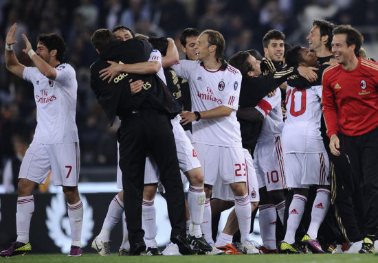 深圳新鹏城公告：向香港大埔火灾事故罹难者致以最深切的哀悼（深圳新鹏城发布声明：向香港大埔火灾遇难者表示沉痛哀悼）