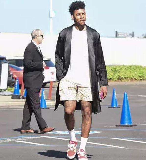 去年12月遭遇心脏骤停，博韦：我正在为一年内重返赛场而努力（博韦：去年12月突发心脏骤停，正全力争取一年内重返赛场）