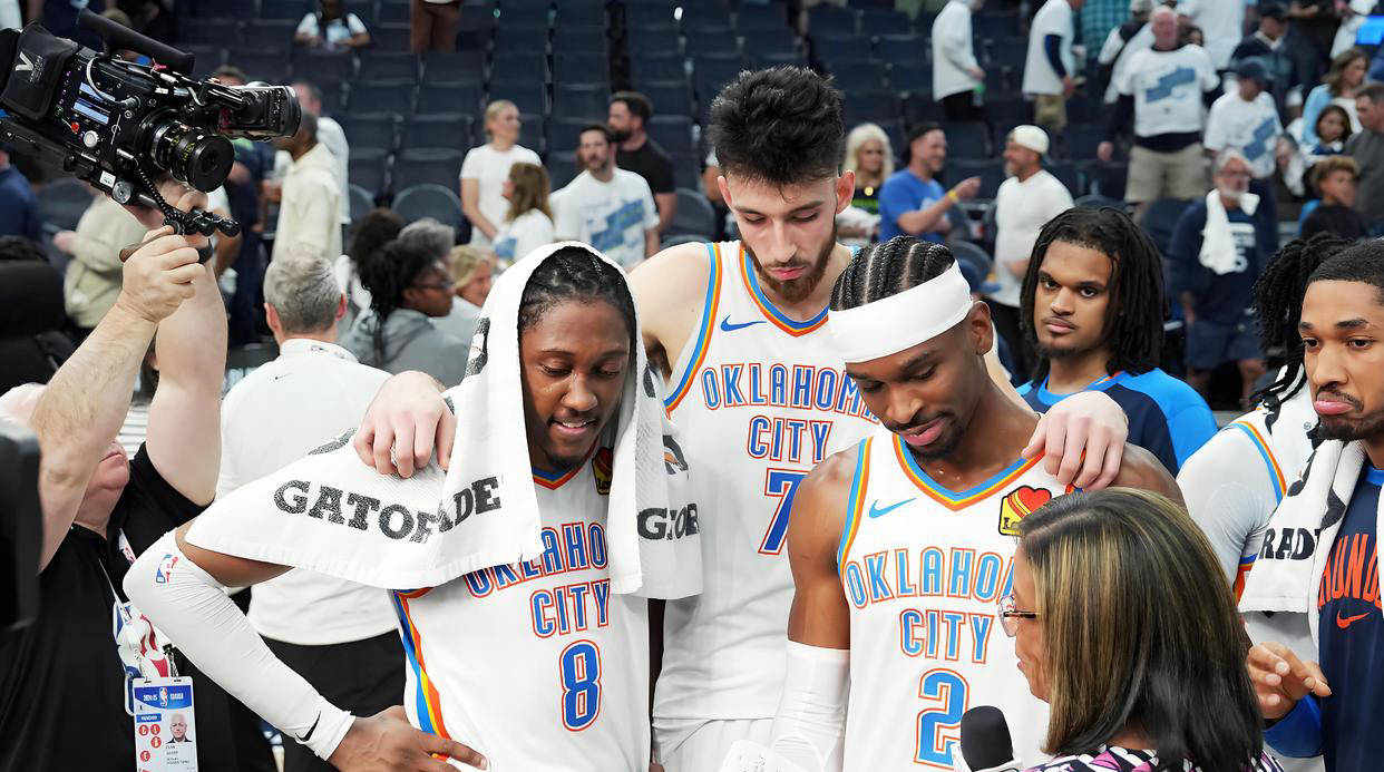 原声看火箭湖人冲突!戴维森故意冲撞克勒贝尔双方垃圾时间险些冲突（原声直击火箭对湖人摩擦：戴维森疑似故意撞倒克勒贝尔，垃圾时间险酿冲突）