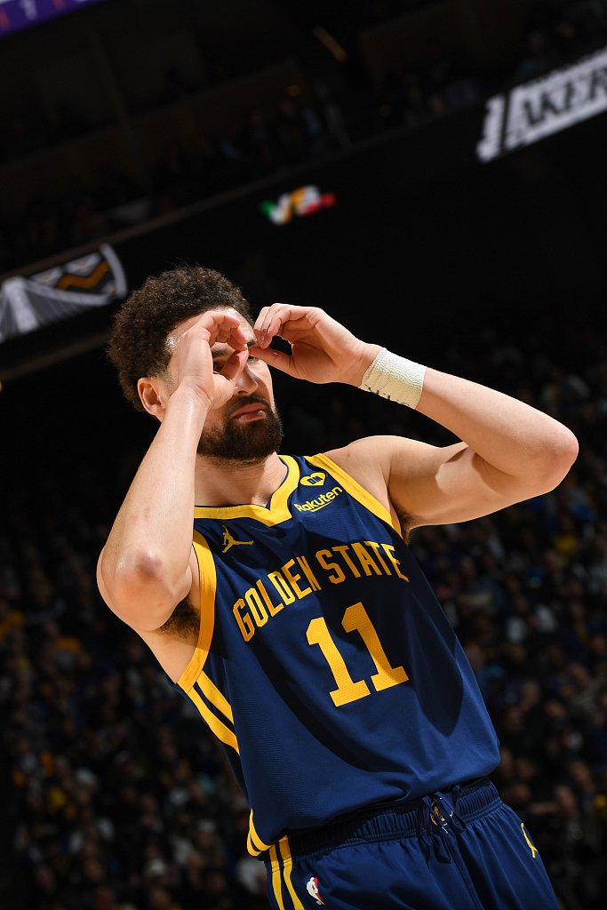 复出状态不佳！东契奇25分7助6失误&正负值-25（复出低迷：东契奇25分7助攻6失误，正负值-25）